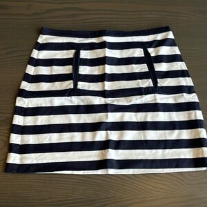 Draper James size 6 Navy and White striped skirt- no pockets.